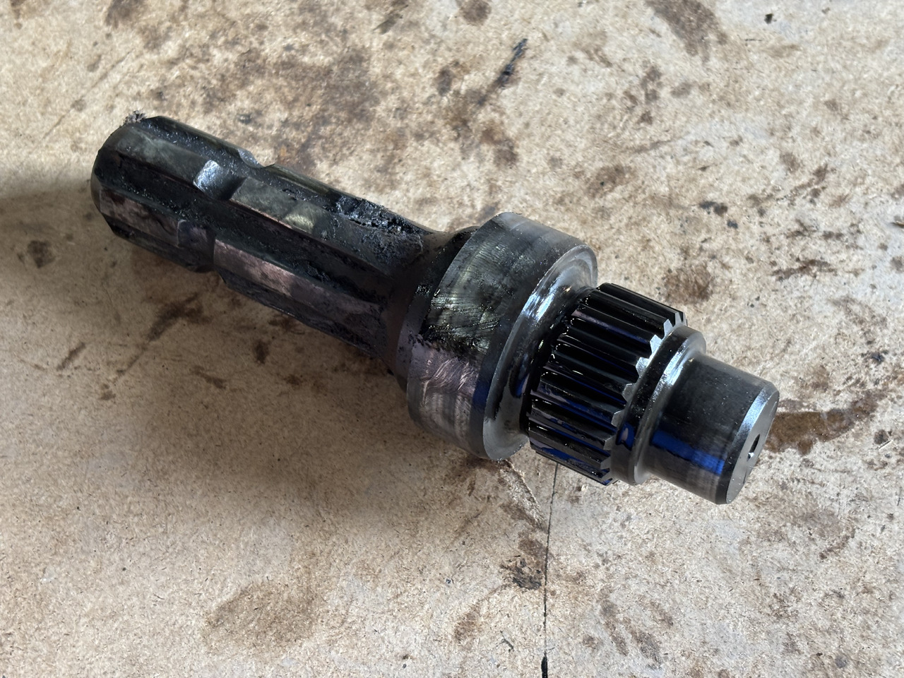 New Holland T6080 Wałek Zębaty - Transmission for Agricultural machinery: picture 1 New Holland T6080 Wałek Zębaty - Transmission for Agricultural machinery: picture 1