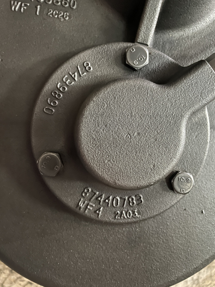 New Holland T8 Case Magnum - element nośny 87439890 - Transmission for Agricultural machinery: picture 2 New Holland T8 Case Magnum - element nośny 87439890 - Transmission for Agricultural machinery: picture 2