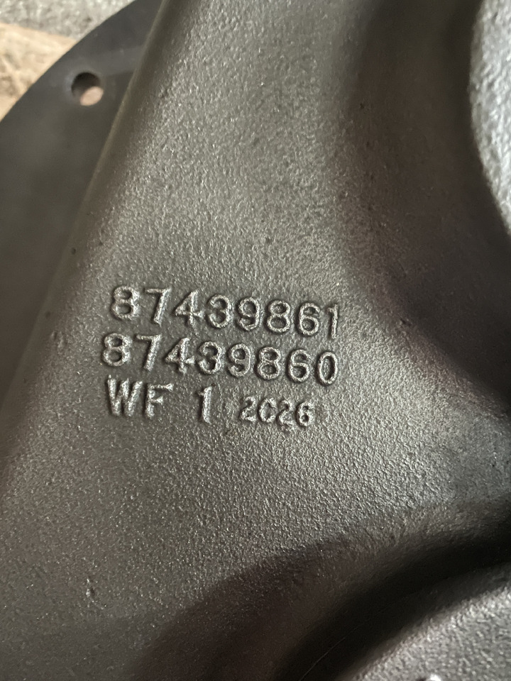 New Holland T8 Case Magnum - element nośny 87439890 - Transmission for Agricultural machinery: picture 3 New Holland T8 Case Magnum - element nośny 87439890 - Transmission for Agricultural machinery: picture 3