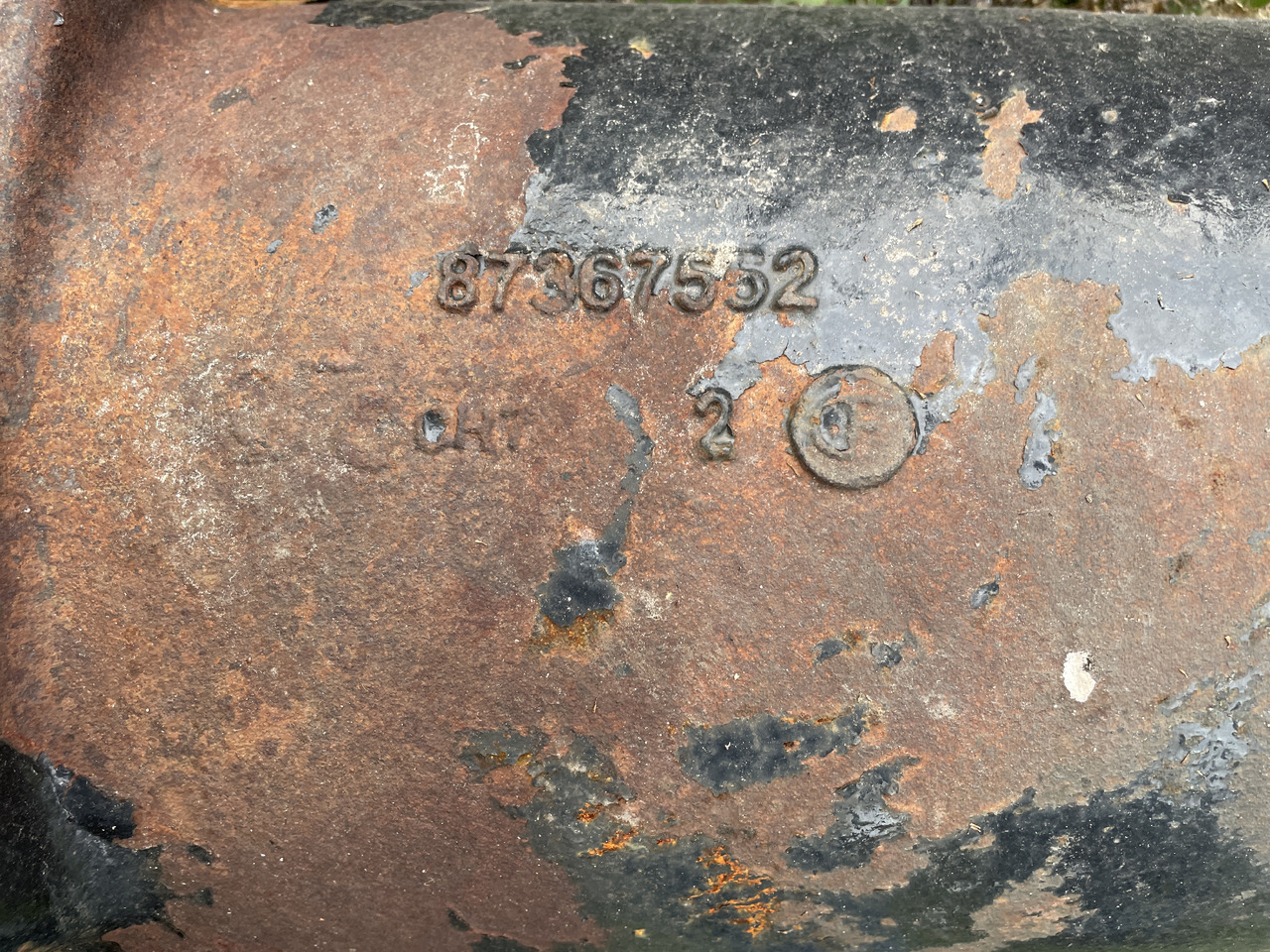 New Holland T8040 Case Magnum 310 - części - obudowa osi 87367552 - Axle and parts for Farm tractor: picture 3 New Holland T8040 Case Magnum 310 - części - obudowa osi 87367552 - Axle and parts for Farm tractor: picture 3