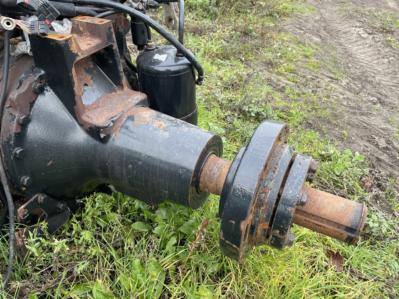 New Holland T8040 Case Magnum 310 - części - obudowa osi 87367552 - Axle and parts for Farm tractor: picture 1 New Holland T8040 Case Magnum 310 - części - obudowa osi 87367552 - Axle and parts for Farm tractor: picture 1