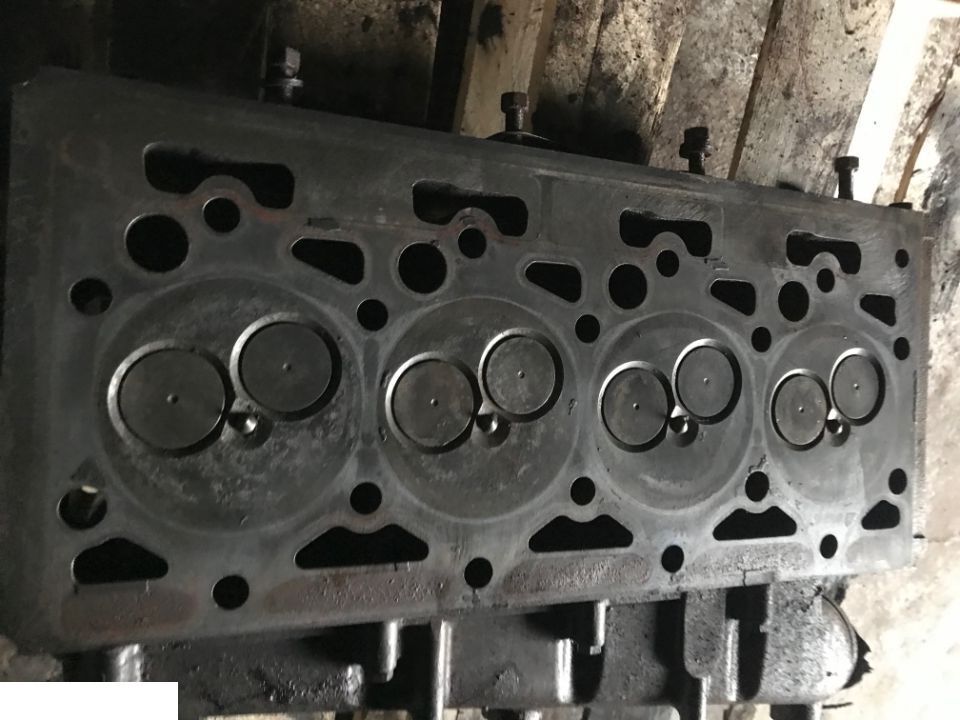Silnik Case Dt 246 Głowica - CZĘŚĆ ORYGINALNA - Cylinder head for Agricultural machinery: picture 1 Silnik Case Dt 246 Głowica - CZĘŚĆ ORYGINALNA - Cylinder head for Agricultural machinery: picture 1