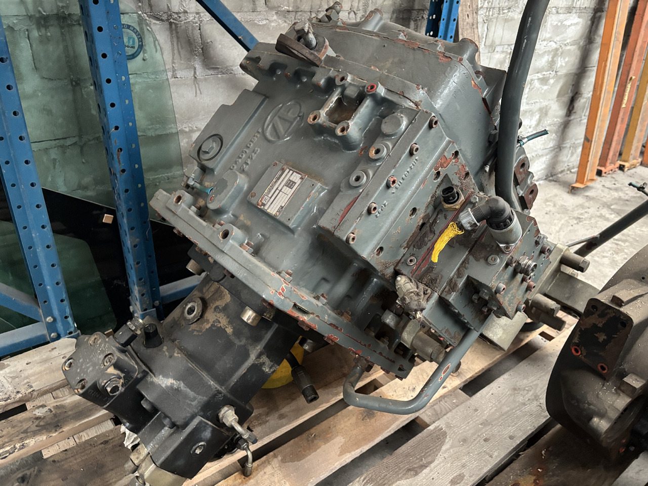 ZF 3AVG310 3AVG-310 1370 4122035014 4620401091F Skrzynia Biegów Liebherr L564 - Gearbox for Agricultural machinery: picture 3 ZF 3AVG310 3AVG-310 1370 4122035014 4620401091F Skrzynia Biegów Liebherr L564 - Gearbox for Agricultural machinery: picture 3