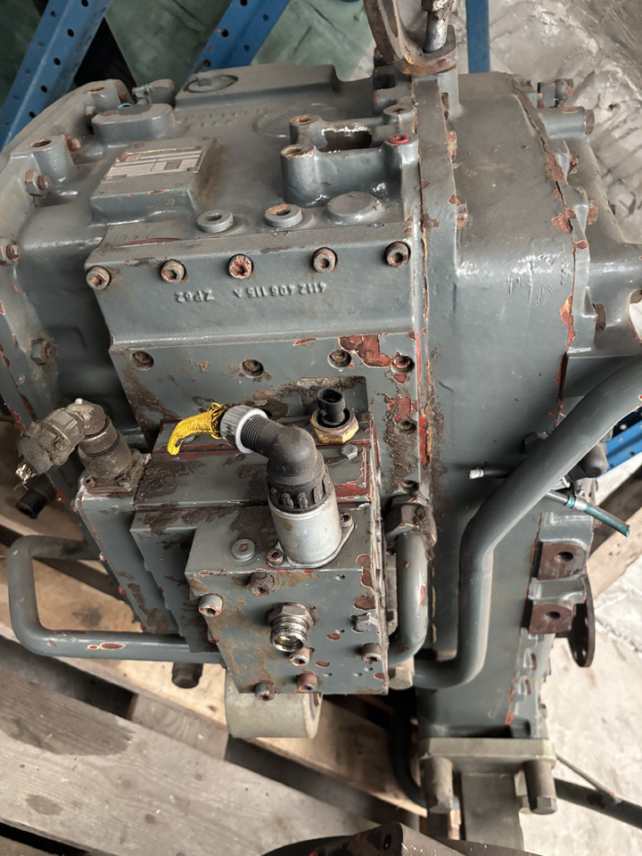 ZF 3AVG310 3AVG-310 1370 4122035014 4620401091F Skrzynia Biegów Liebherr L564 - Gearbox for Agricultural machinery: picture 4 ZF 3AVG310 3AVG-310 1370 4122035014 4620401091F Skrzynia Biegów Liebherr L564 - Gearbox for Agricultural machinery: picture 4