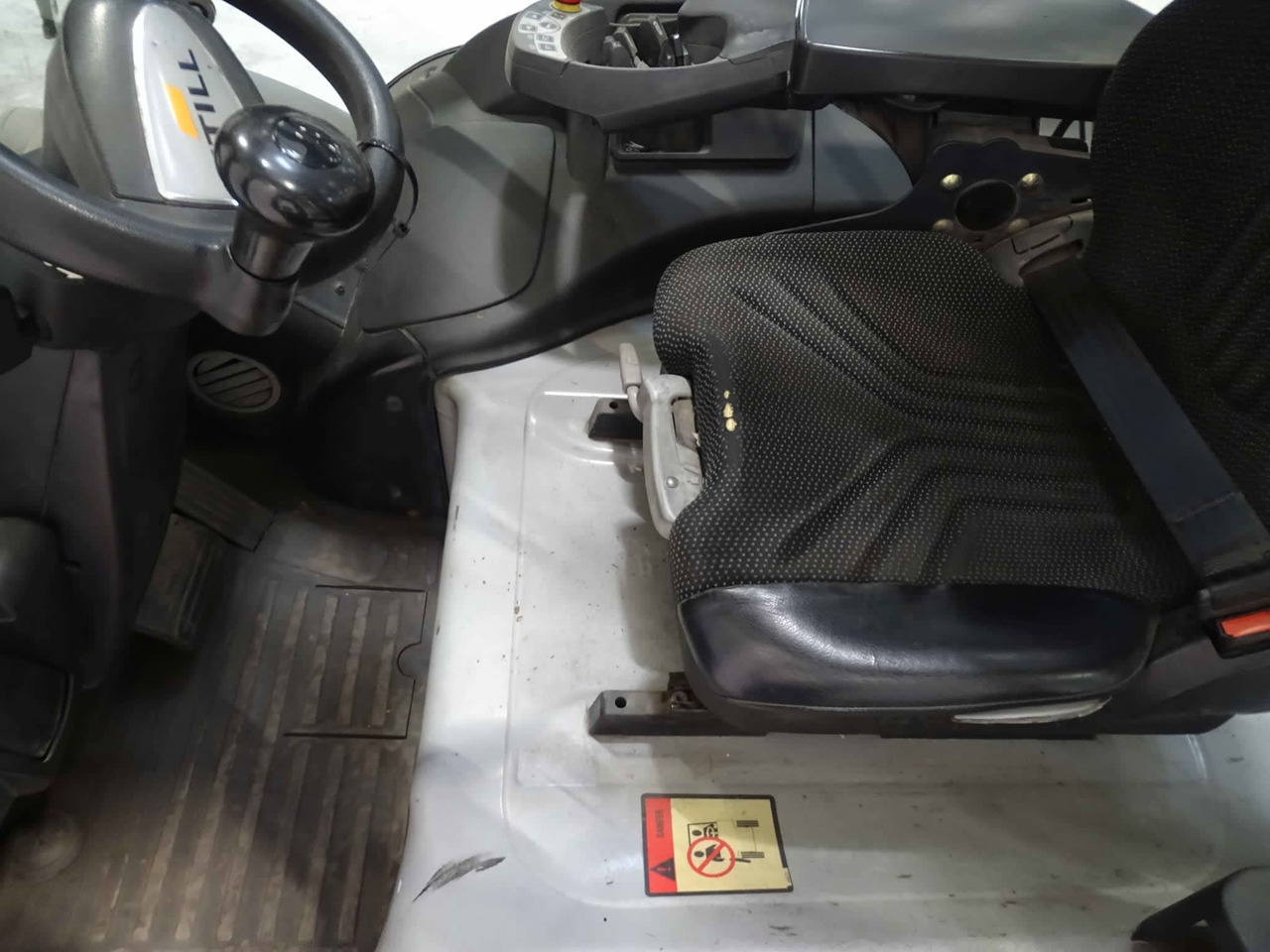 STILL RX60-25 - Electric forklift: picture 3 STILL RX60-25 - Electric forklift: picture 3