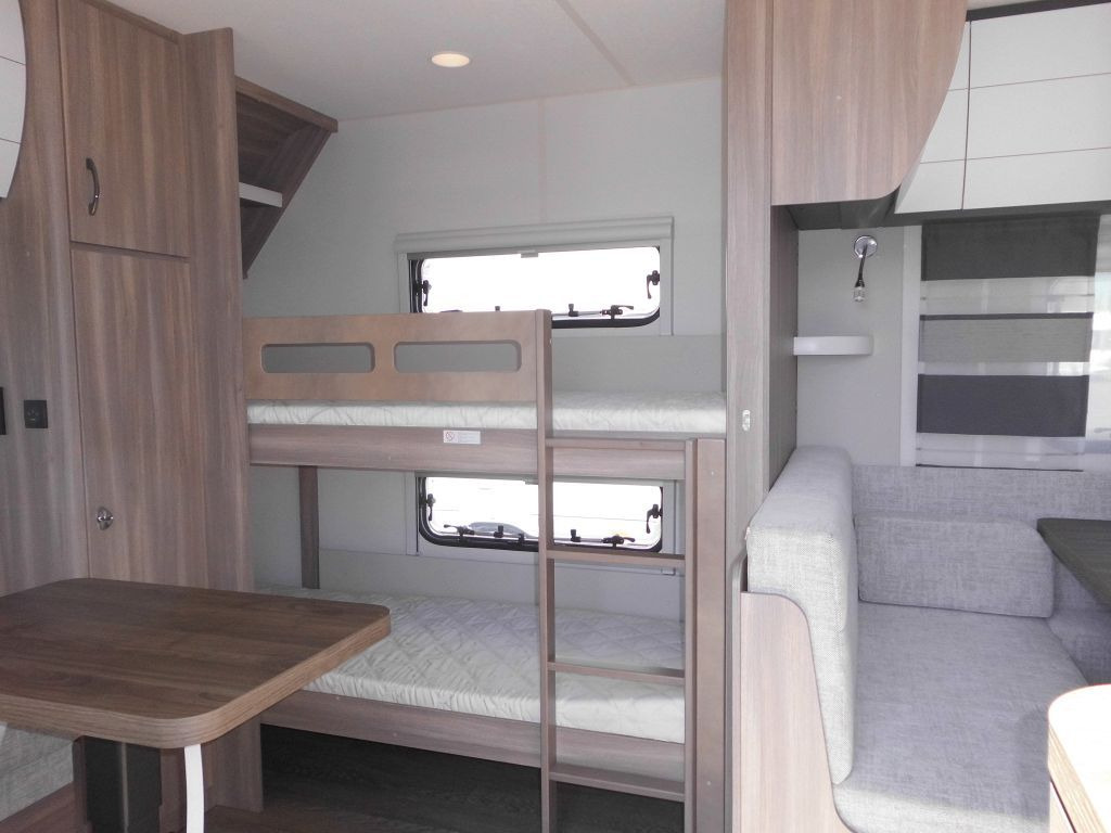 Hobby Excellent Edition 650 KMFe 2025 2200kg., Teppich - Caravan: picture 5 Hobby Excellent Edition 650 KMFe 2025 2200kg., Teppich - Caravan: picture 5