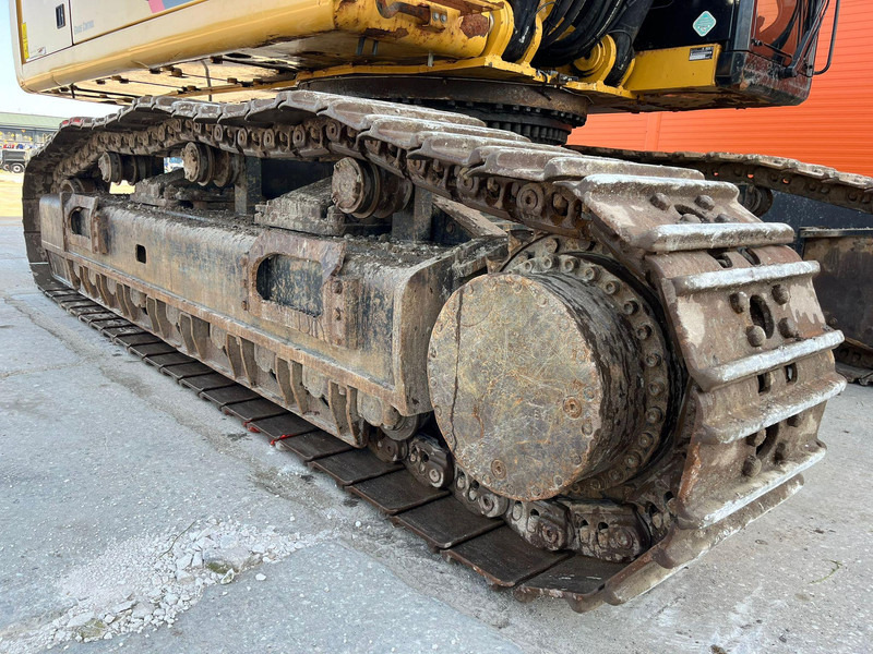 Crawler excavator Caterpillar 352 F CENTRAL LUBRICATION / AC: picture 15
