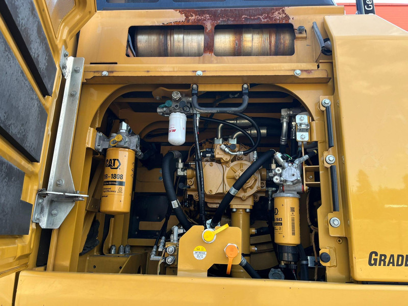 Crawler excavator Caterpillar 352 F CENTRAL LUBRICATION / AC: picture 20