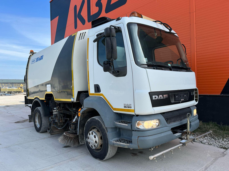 DAF LF 55.180 4x2 Schmidt SK 600 Dual LP - Road sweeper: picture 3 DAF LF 55.180 4x2 Schmidt SK 600 Dual LP - Road sweeper: picture 3