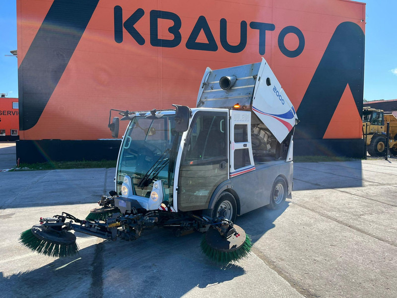 Dulevo 2000 SKY FIRST REGISTRATION 09.2015 - Road sweeper: picture 2 Dulevo 2000 SKY FIRST REGISTRATION 09.2015 - Road sweeper: picture 2