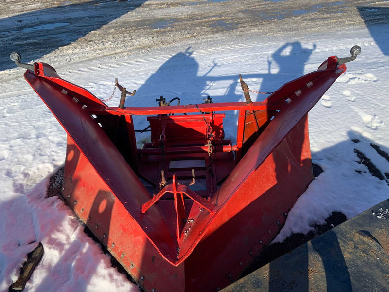 Hydraulic ARROW SNOW PLOW / LUMESAHK - Snow removal vehicle: picture 3 Hydraulic ARROW SNOW PLOW / LUMESAHK - Snow removal vehicle: picture 3