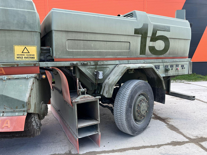 Road sweeper Iveco Fresia F 2000 4x4 SNOW PLOW / BROOM / BLOWER: picture 11