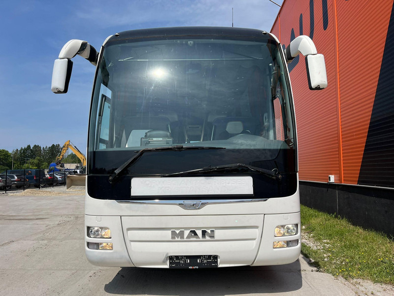 MAN R 08 Lion`s Coach EURO 6 / 59 SEATS / AC / AUXILIARY HEATING / WC / 2x FRIDGE - Coach: picture 2 MAN R 08 Lion`s Coach EURO 6 / 59 SEATS / AC / AUXILIARY HEATING / WC / 2x FRIDGE - Coach: picture 2