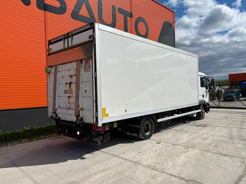 MAN TGL 12.240 4x2 BOX L=6812 mm - Box truck: picture 5 MAN TGL 12.240 4x2 BOX L=6812 mm - Box truck: picture 5