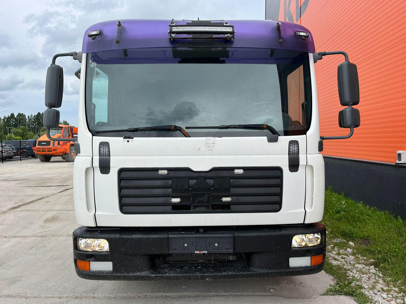 MAN TGL 8.180 4x2 PK 4200 YEAR 2013 / PLATFORM L=3710 mm - Dropside/ Flatbed truck, Crane truck: picture 3 MAN TGL 8.180 4x2 PK 4200 YEAR 2013 / PLATFORM L=3710 mm - Dropside/ Flatbed truck, Crane truck: picture 3
