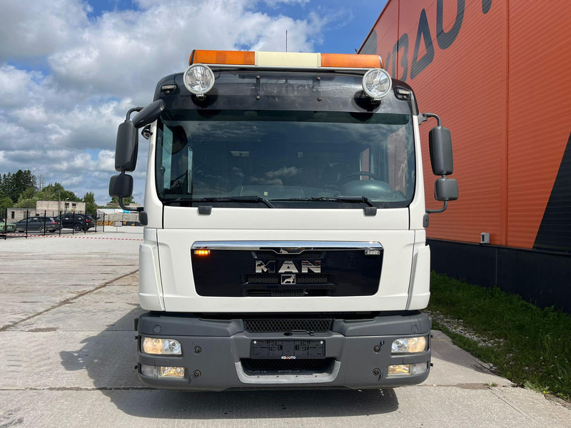 MAN TGL 8.220 4x2 HMF 270 K2 / WINCH / PLATFORM L=2779 mm - Dropside/ Flatbed truck, Crane truck: picture 3 MAN TGL 8.220 4x2 HMF 270 K2 / WINCH / PLATFORM L=2779 mm - Dropside/ Flatbed truck, Crane truck: picture 3
