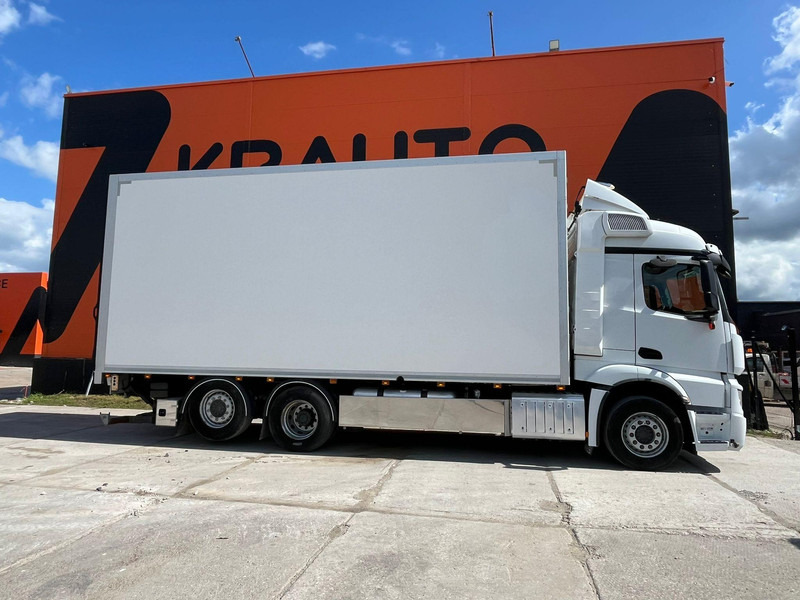 Mercedes-Benz Actros 2551 6x2*4 BOX L=7401mm - Box truck: picture 5 Mercedes-Benz Actros 2551 6x2*4 BOX L=7401mm - Box truck: picture 5