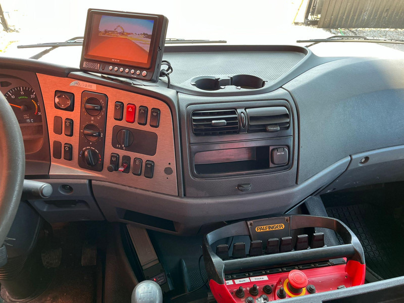 Hook lift truck, Crane truck Mercedes-Benz Atego 1024 4x2 PK4100 + WINCH / HOOK LIFT L=3900 mm: picture 19