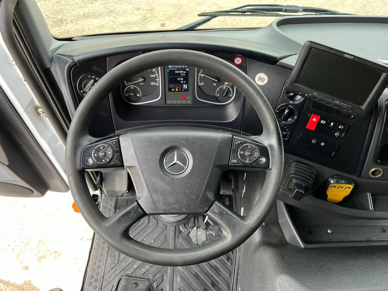 Box truck Mercedes-Benz Atego 1524 4x2 BOX L=7556 mm: picture 16
