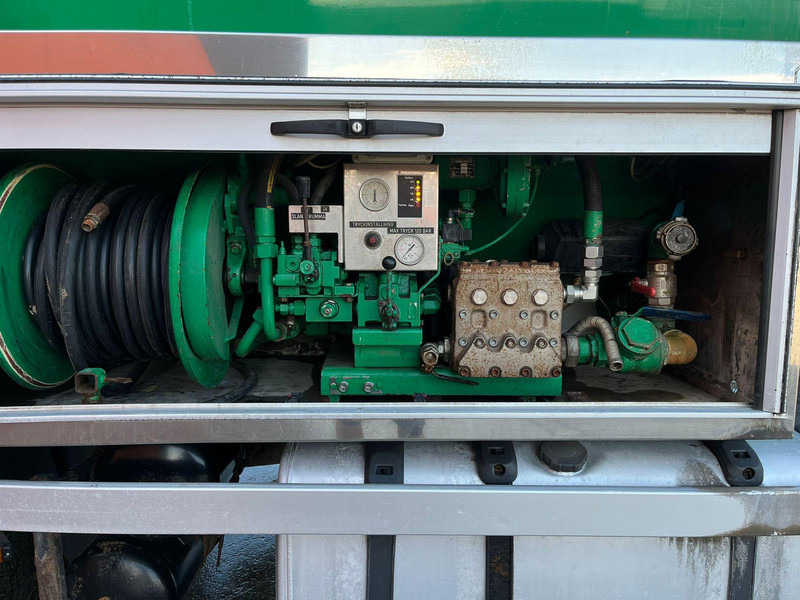 Leasing of Scania R 124 6x2*4 TANK 1500 I + 13000 l / VACUUM Moro PM200 year 2015 / PRESSURE Pratissoli 500 bar / 200 l/min Scania R 124 6x2*4 TANK 1500 I + 13000 l / VACUUM Moro PM200 year 2015 / PRESSURE Pratissoli 500 bar / 200 l/min: picture 12 Leasing of Scania R 124 6x2*4 TANK 1500 I + 13000 l / VACUUM Moro PM200 year 2015 / PRESSURE Pratissoli 500 bar / 200 l/min Scania R 124 6x2*4 TANK 1500 I + 13000 l / VACUUM Moro PM200 year 2015 / PRESSURE Pratissoli 500 bar / 200 l/min: picture 12