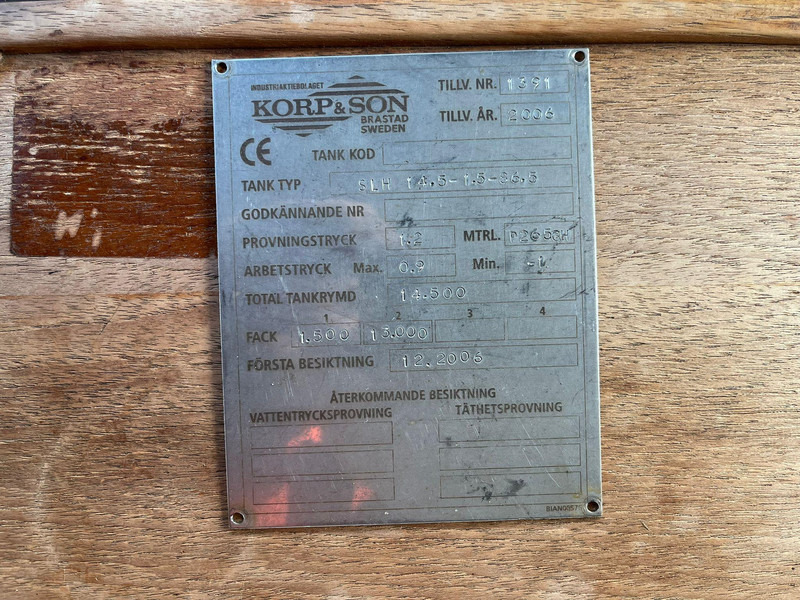 Leasing of Scania R 124 6x2*4 TANK 1500 I + 13000 l / VACUUM Moro PM200 year 2015 / PRESSURE Pratissoli 500 bar / 200 l/min Scania R 124 6x2*4 TANK 1500 I + 13000 l / VACUUM Moro PM200 year 2015 / PRESSURE Pratissoli 500 bar / 200 l/min: picture 14 Leasing of Scania R 124 6x2*4 TANK 1500 I + 13000 l / VACUUM Moro PM200 year 2015 / PRESSURE Pratissoli 500 bar / 200 l/min Scania R 124 6x2*4 TANK 1500 I + 13000 l / VACUUM Moro PM200 year 2015 / PRESSURE Pratissoli 500 bar / 200 l/min: picture 14