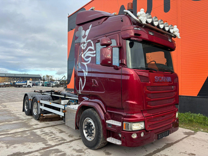 Scania R 490 6x2*4 UNDERBODY SCRAPER / RETARDER / PALIFT L=5400 mm - Hook lift truck: picture 4 Scania R 490 6x2*4 UNDERBODY SCRAPER / RETARDER / PALIFT L=5400 mm - Hook lift truck: picture 4