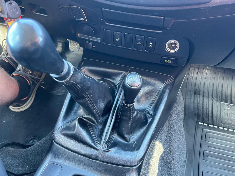 Leasing of Toyota Hilux 4x4 Toyota Hilux 4x4: picture 17