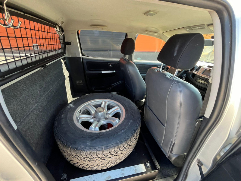 Leasing of Toyota Hilux 4x4 Toyota Hilux 4x4: picture 19