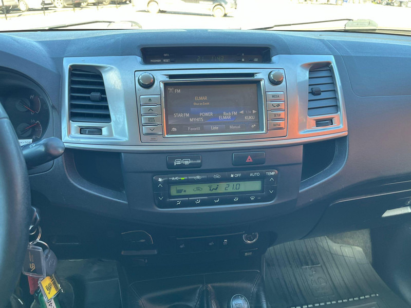 Leasing of Toyota Hilux 4x4 Toyota Hilux 4x4: picture 16