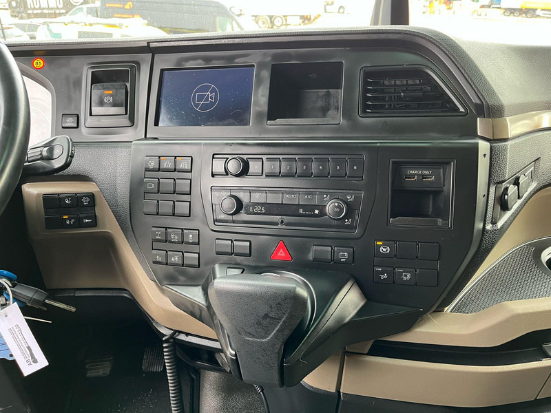 Tractor unit MAN TGX 28.510 6x2 TWIN BED GX CAB / INTARDER / DOUBLE BOGIE: picture 19 Tractor unit MAN TGX 28.510 6x2 TWIN BED GX CAB / INTARDER / DOUBLE BOGIE: picture 19