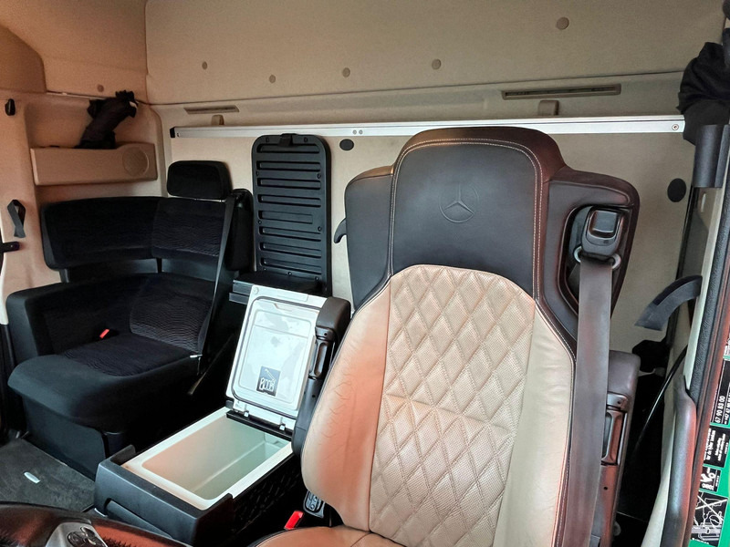 Tractor unit Mercedes-Benz Actros 2553 6x2 STREAMSPACE / RETARDER / PTO: picture 18