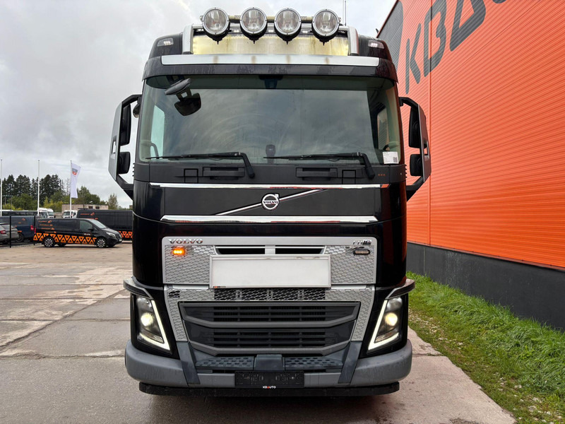 Volvo FH 16 750 6x4 GCW 90 ton / RETARDER - Tractor unit: picture 3 Volvo FH 16 750 6x4 GCW 90 ton / RETARDER - Tractor unit: picture 3