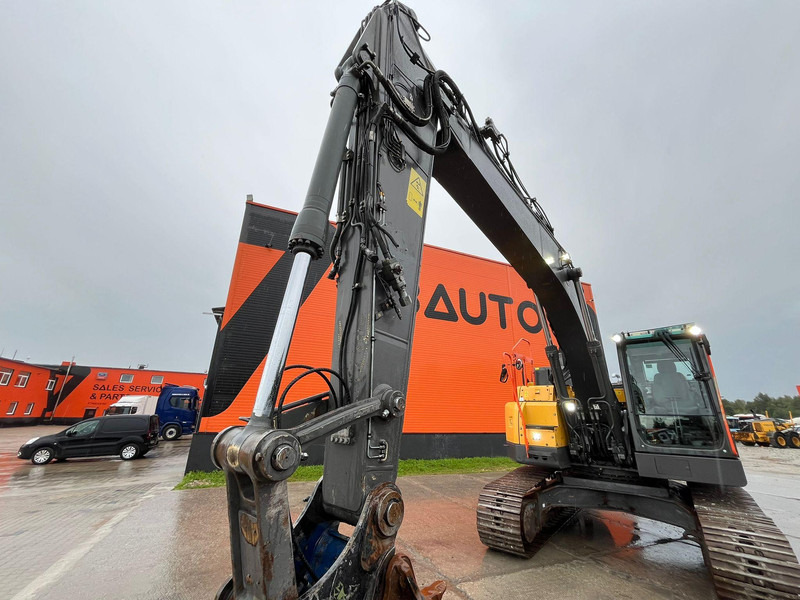Crawler excavator Volvo ECR 235 E CENTRAL LUBRICATION / AC: picture 12