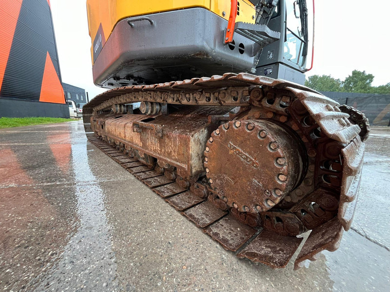 Crawler excavator Volvo ECR 235 E CENTRAL LUBRICATION / AC: picture 17