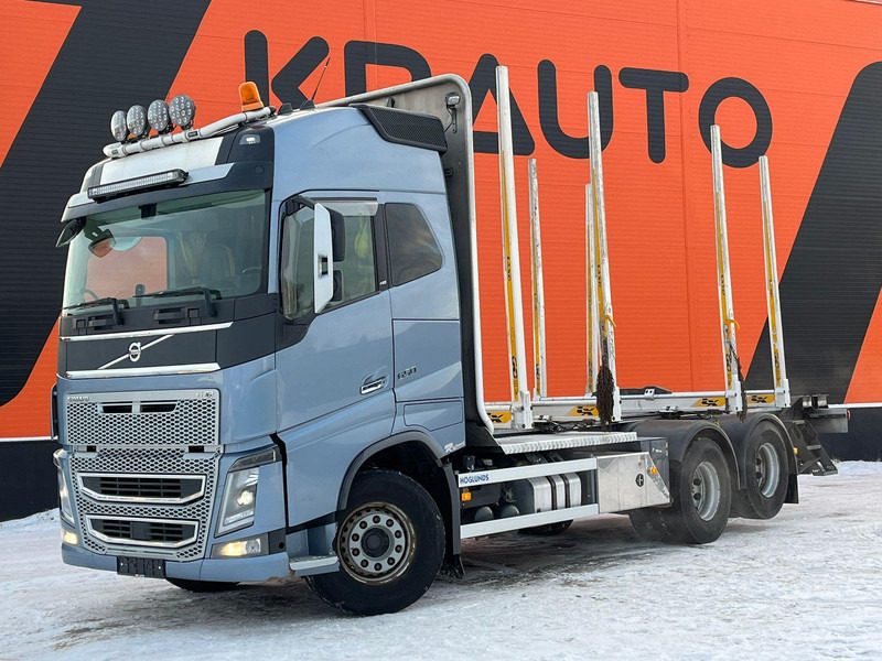 Volvo FH 16 650 6x4 TANDEM AXLE LIFT - Timber truck, Crane truck: picture 1 Volvo FH 16 650 6x4 TANDEM AXLE LIFT - Timber truck, Crane truck: picture 1