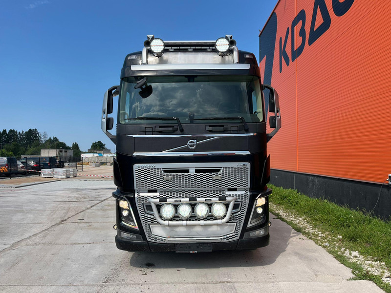 Volvo FH 16 750 8x4 HMF2620K-5 / WINCH / PLATFORM L=7100 mm - Car transporter truck: picture 3 Volvo FH 16 750 8x4 HMF2620K-5 / WINCH / PLATFORM L=7100 mm - Car transporter truck: picture 3