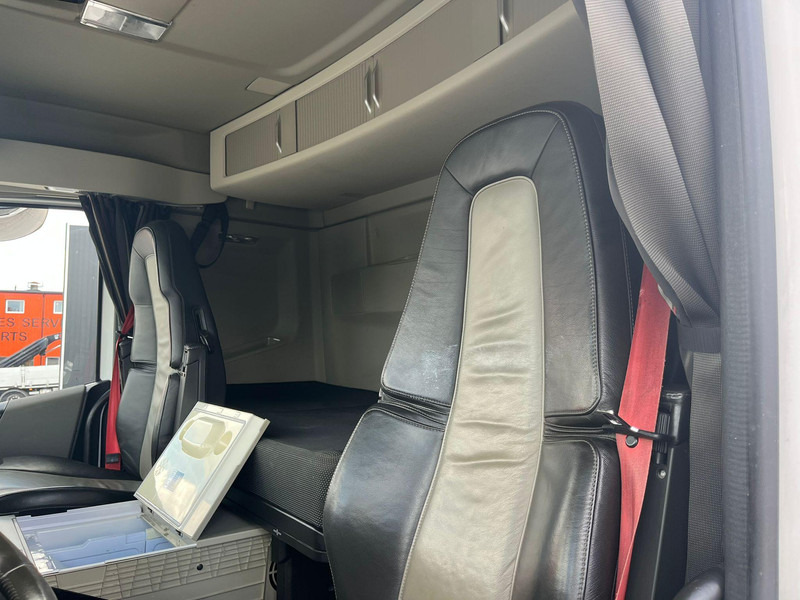 Leasing of Volvo FH 540 8x4 RETARDER / TANDEM AXLE LIFT / BOX L=5501 mm Volvo FH 540 8x4 RETARDER / TANDEM AXLE LIFT / BOX L=5501 mm: picture 19 Leasing of Volvo FH 540 8x4 RETARDER / TANDEM AXLE LIFT / BOX L=5501 mm Volvo FH 540 8x4 RETARDER / TANDEM AXLE LIFT / BOX L=5501 mm: picture 19