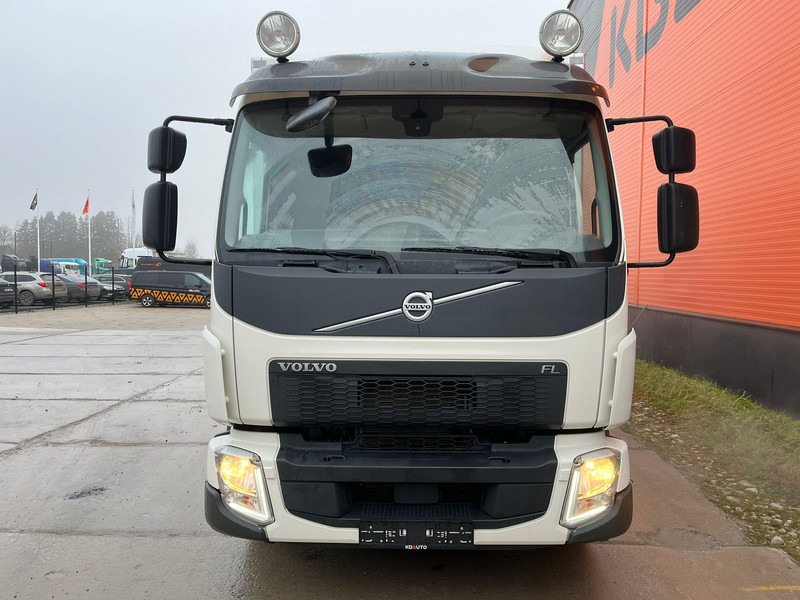 Volvo FL 210 4x2 BOXHEATING / BOX L=8757 mm - Box truck: picture 3 Volvo FL 210 4x2 BOXHEATING / BOX L=8757 mm - Box truck: picture 3