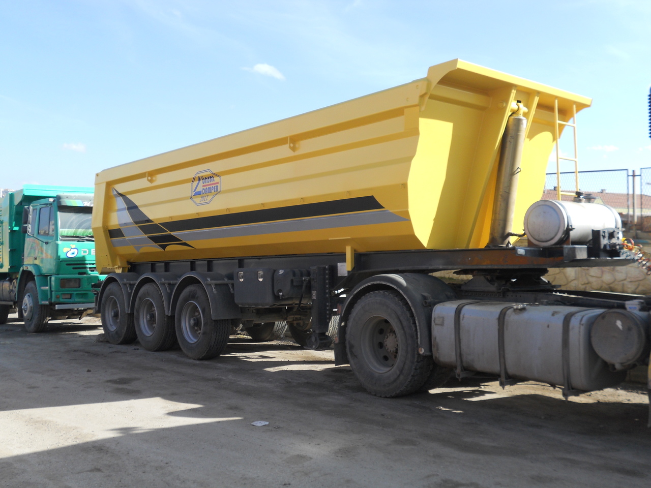 UNSAL 2023 - Tipper semi-trailer: picture 3 UNSAL 2023 - Tipper semi-trailer: picture 3