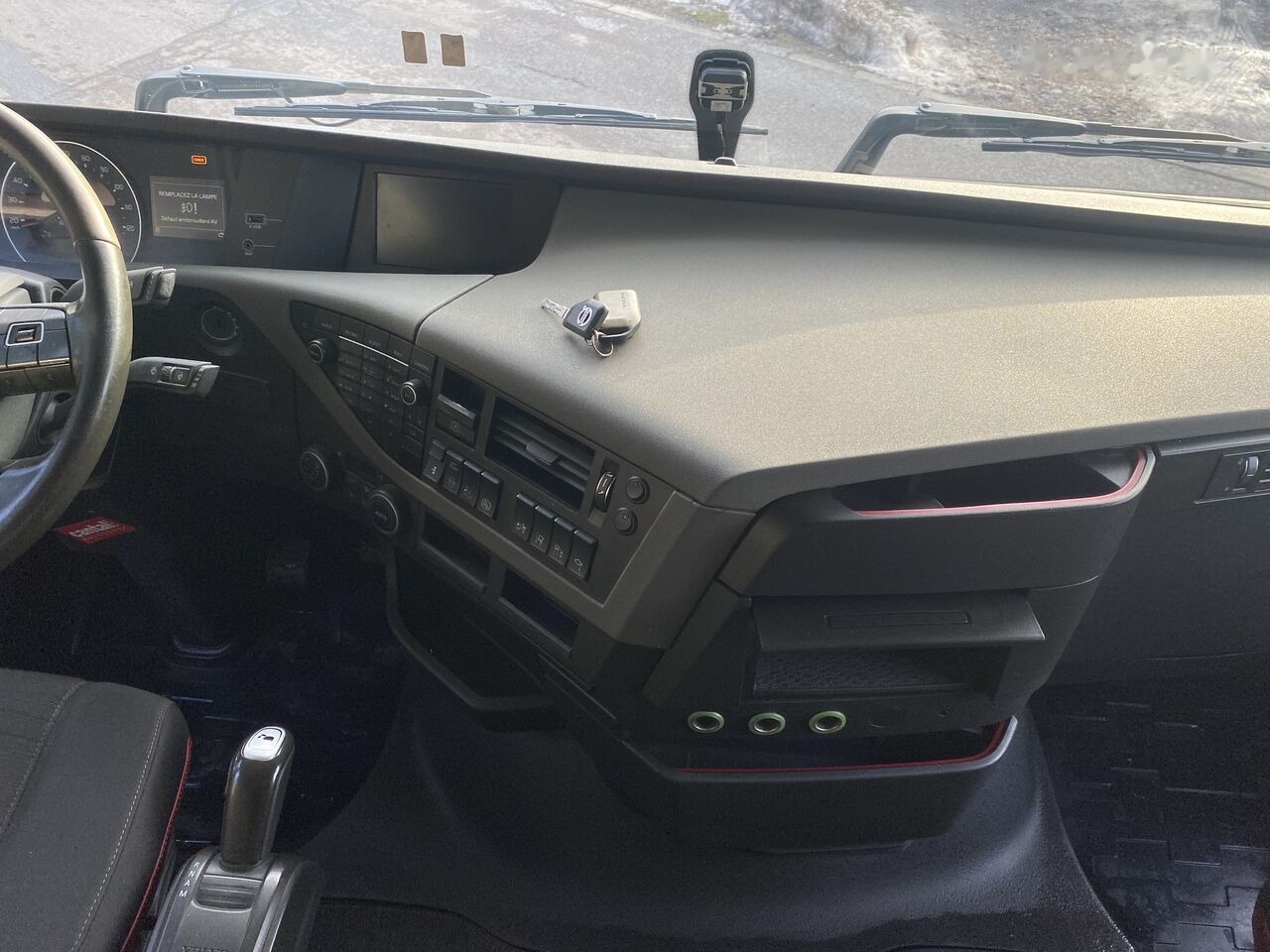 Tractor unit Volvo FH 500: picture 13