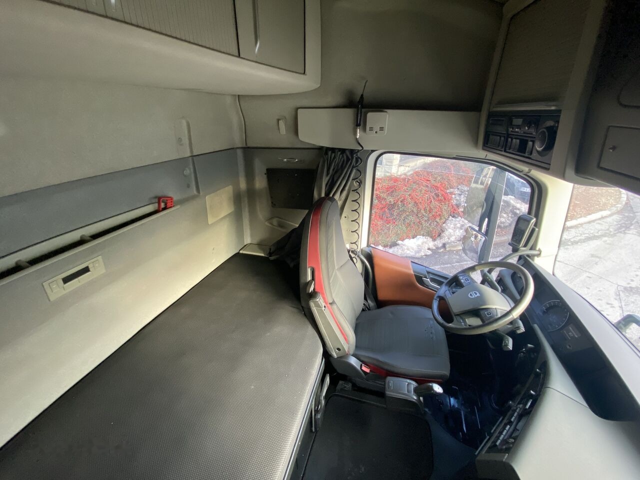 Tractor unit Volvo FH 500: picture 20