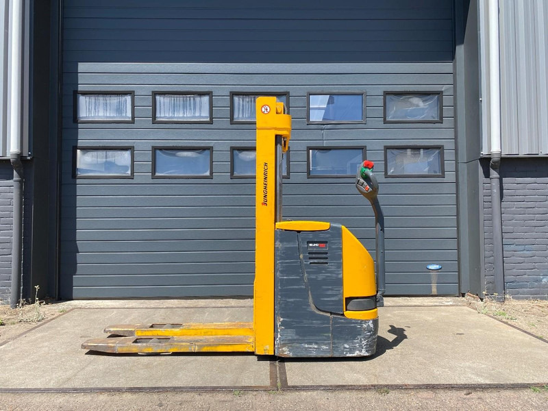 Jungheinrich EJC12 - Stacker: picture 2 Jungheinrich EJC12 - Stacker: picture 2