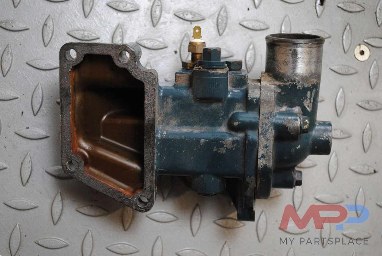 Kubota Thermostaatbehuizing Kubota V3600 - Thermostat for Construction machinery: picture 2 Kubota Thermostaatbehuizing Kubota V3600 - Thermostat for Construction machinery: picture 2