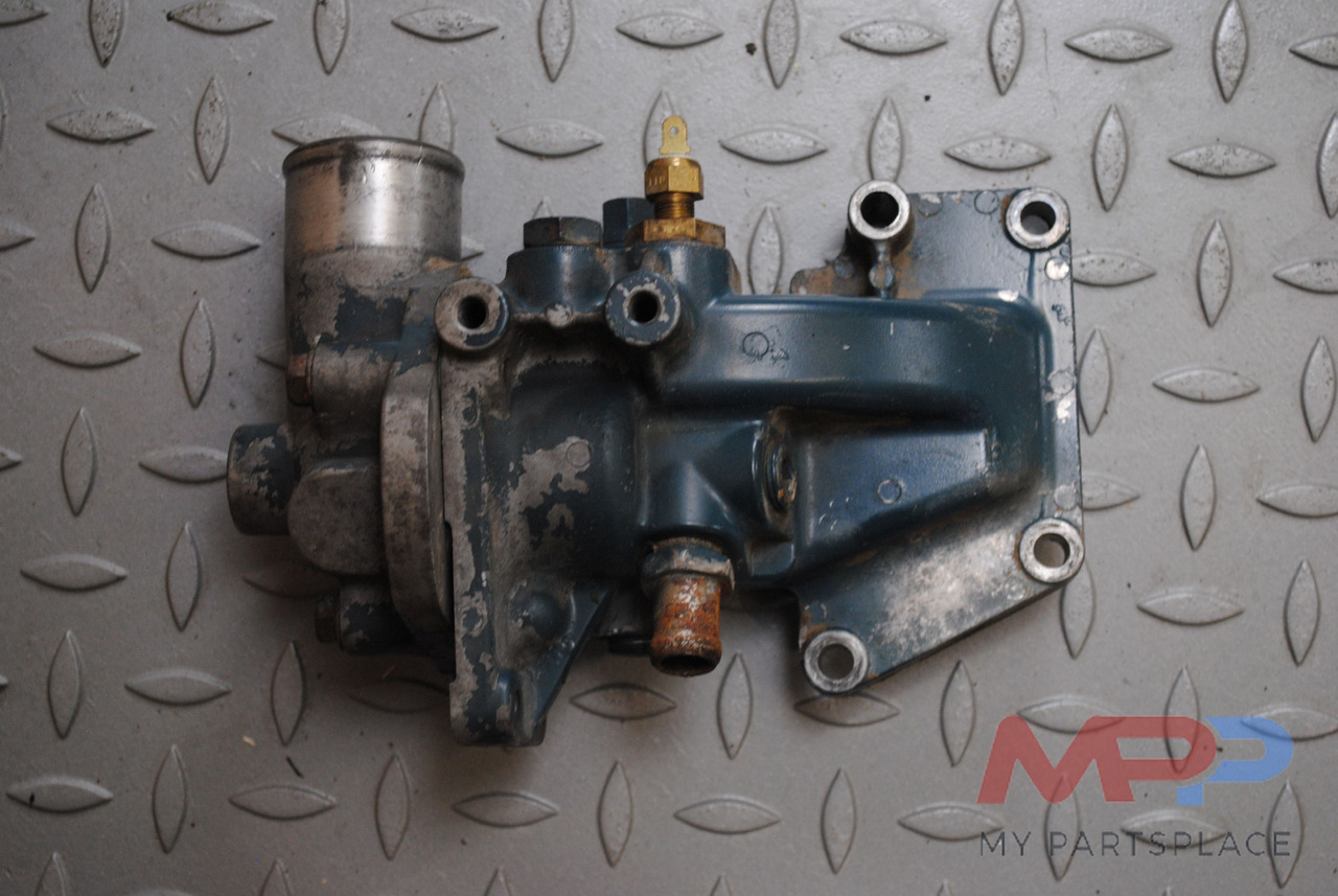 Kubota Thermostaatbehuizing Kubota V3600 - Thermostat for Construction machinery: picture 1 Kubota Thermostaatbehuizing Kubota V3600 - Thermostat for Construction machinery: picture 1