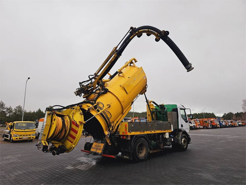 Vacuum truck Volvo FULLER TANKERS 2008 WUKO for collecting liquid was: picture 26 Vacuum truck Volvo FULLER TANKERS 2008 WUKO for collecting liquid was: picture 26