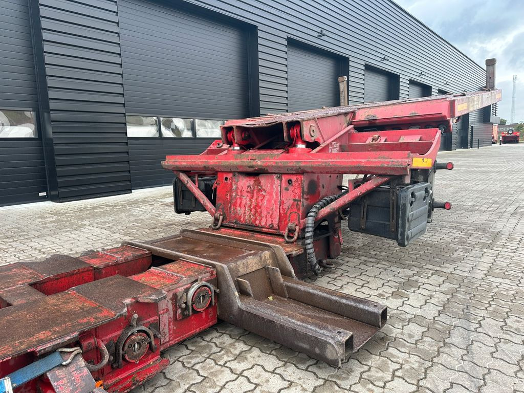 Faymonville 2 achs. tiefbett / 2 x ausziehbar / baggerbett Faymonville 2 achs. tiefbett / 2 x ausziehbar / baggerbett - Low loader semi-trailer: picture 5 Faymonville 2 achs. tiefbett / 2 x ausziehbar / baggerbett Faymonville 2 achs. tiefbett / 2 x ausziehbar / baggerbett - Low loader semi-trailer: picture 5