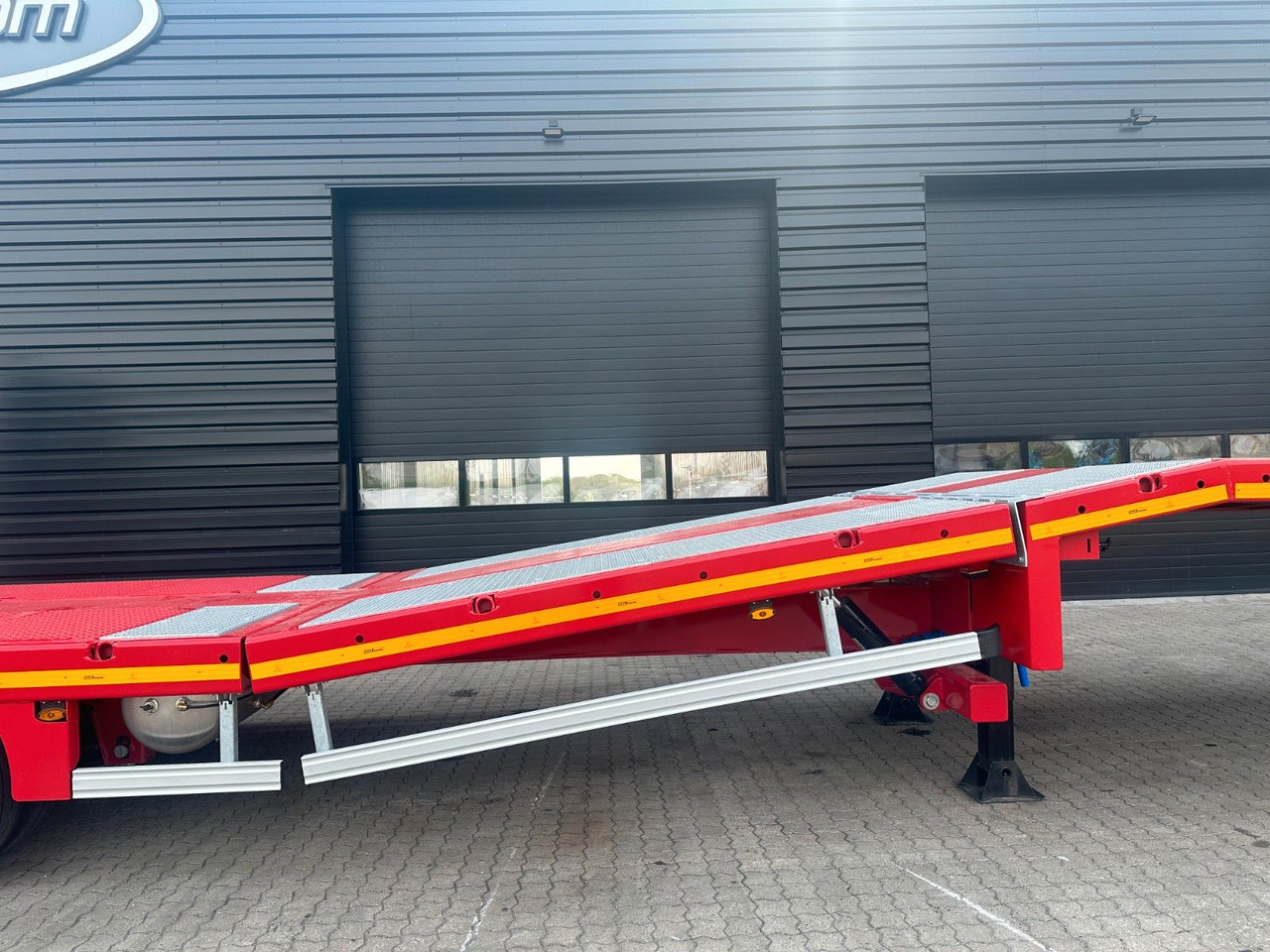 Faymonville MAX100 3 achs tieflader / Hebeboden - Low loader semi-trailer: picture 4 Faymonville MAX100 3 achs tieflader / Hebeboden - Low loader semi-trailer: picture 4