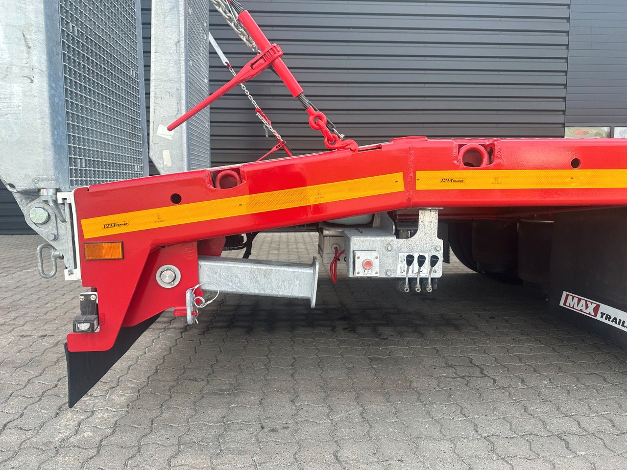 Faymonville MAX100 3 achs tieflader / Hebeboden - Low loader semi-trailer: picture 3 Faymonville MAX100 3 achs tieflader / Hebeboden - Low loader semi-trailer: picture 3