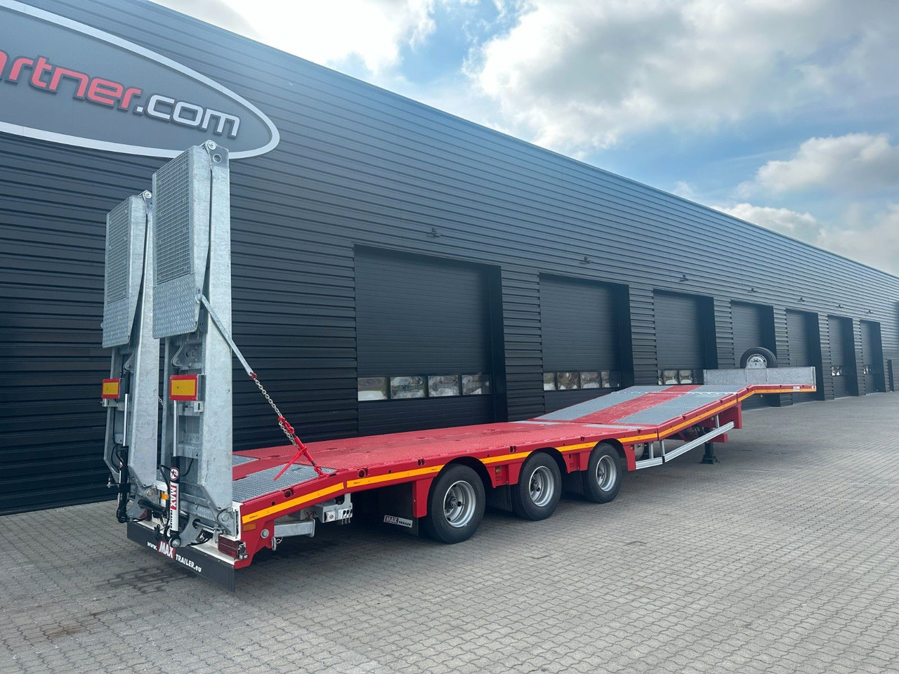 Faymonville MAX100 3 achs tieflader / Hebeboden - Low loader semi-trailer: picture 2 Faymonville MAX100 3 achs tieflader / Hebeboden - Low loader semi-trailer: picture 2