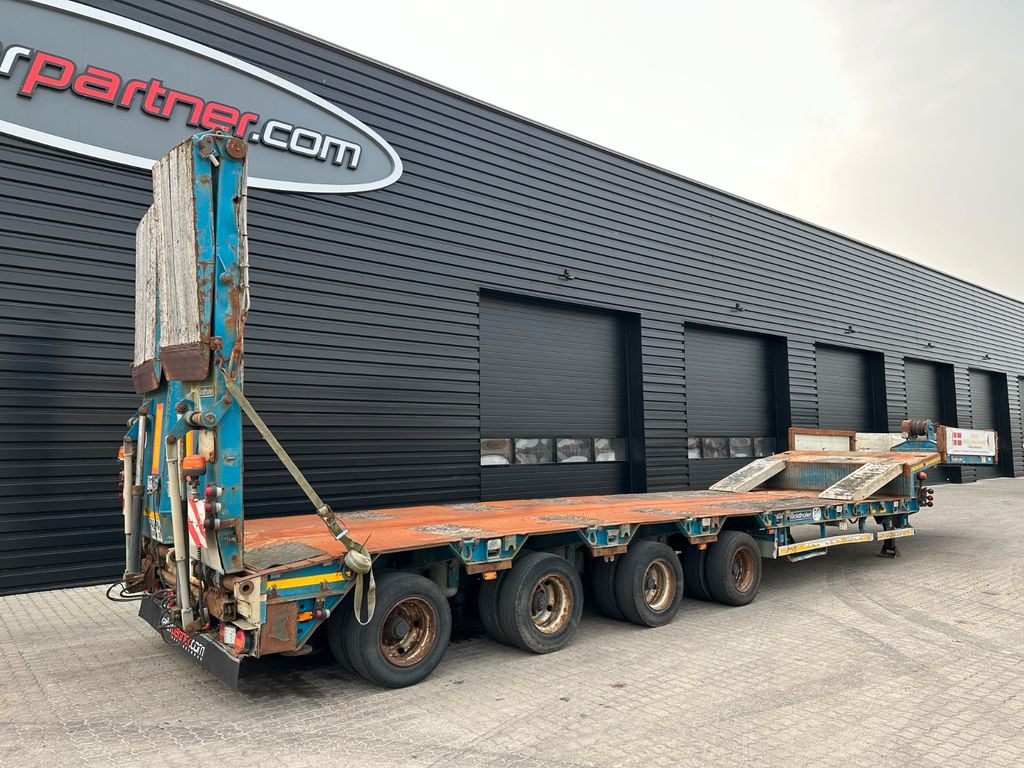 Goldhofer 4 achs tieflader / ausziehbar Goldhofer 4 achs tieflader / ausziehbar - Low loader semi-trailer: picture 2 Goldhofer 4 achs tieflader / ausziehbar Goldhofer 4 achs tieflader / ausziehbar - Low loader semi-trailer: picture 2